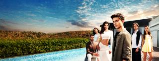 مسلسل في السابعة عشر مترجم للعربية